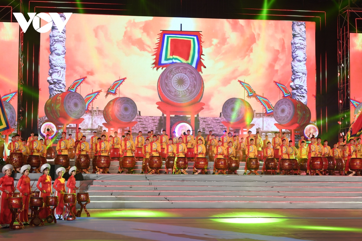 «Aspiration et Rayonnement» pour célébrer le 13e Congrès national du Parti